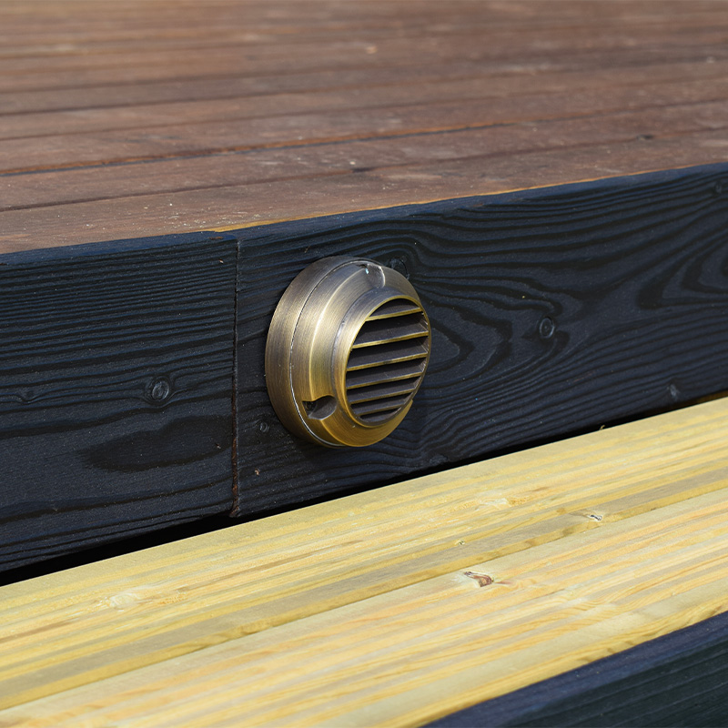 Slatlite 12V Louvered Step Light - Brass (Rustic Bronze Finish) - VERSA Plug & Play - Image 2