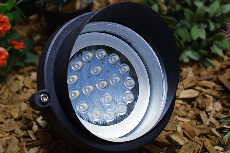 PAR38 Spotlight Bulb - LED ES/E27 18W - Daylight White - Image 3