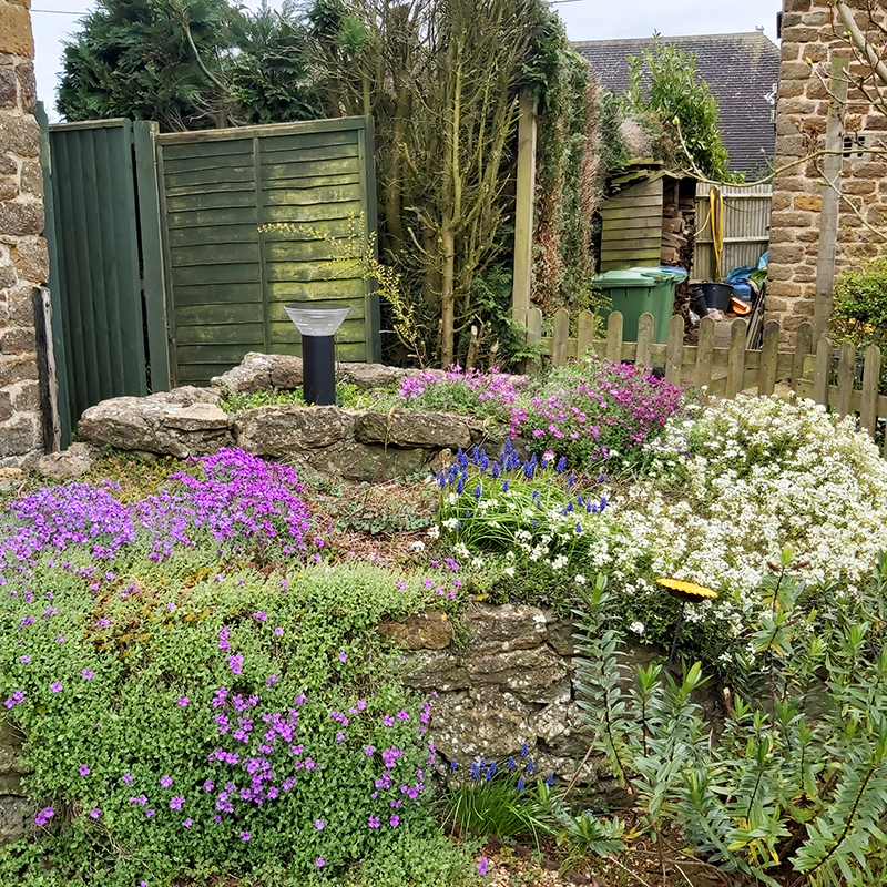 Pro Solar OLYMPIA - 380mm Solar Pedestal Light - Image 6