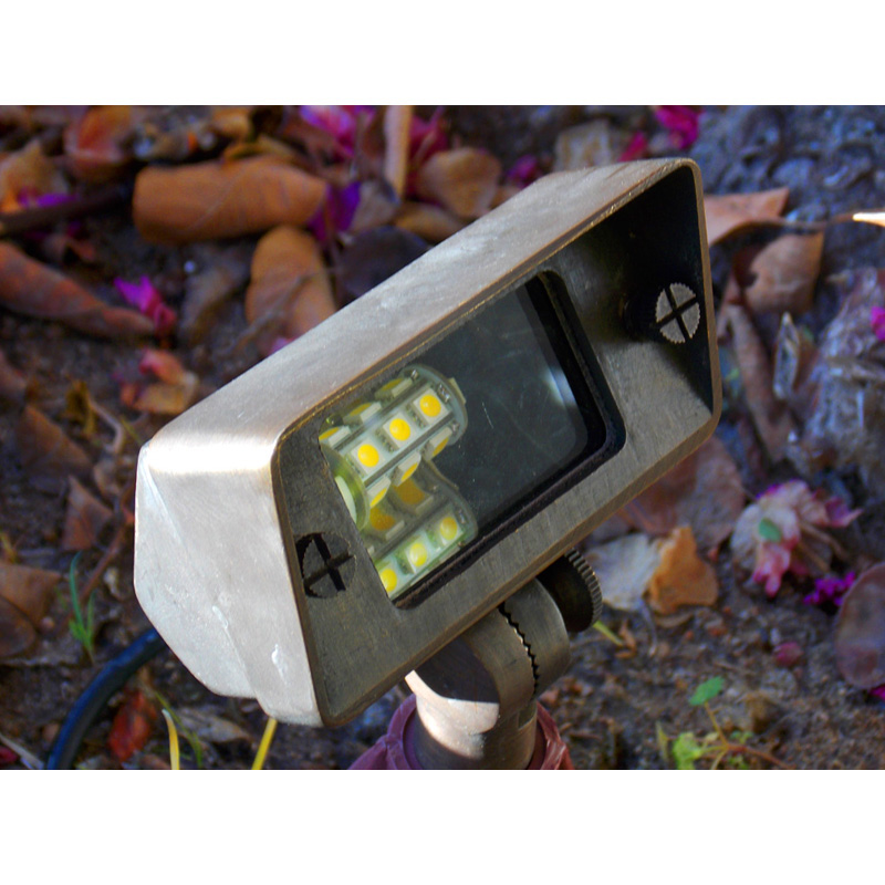 Charleston Cobra 12v Mini Floodlight Clear/Frosted Lens, Brass - Image 6