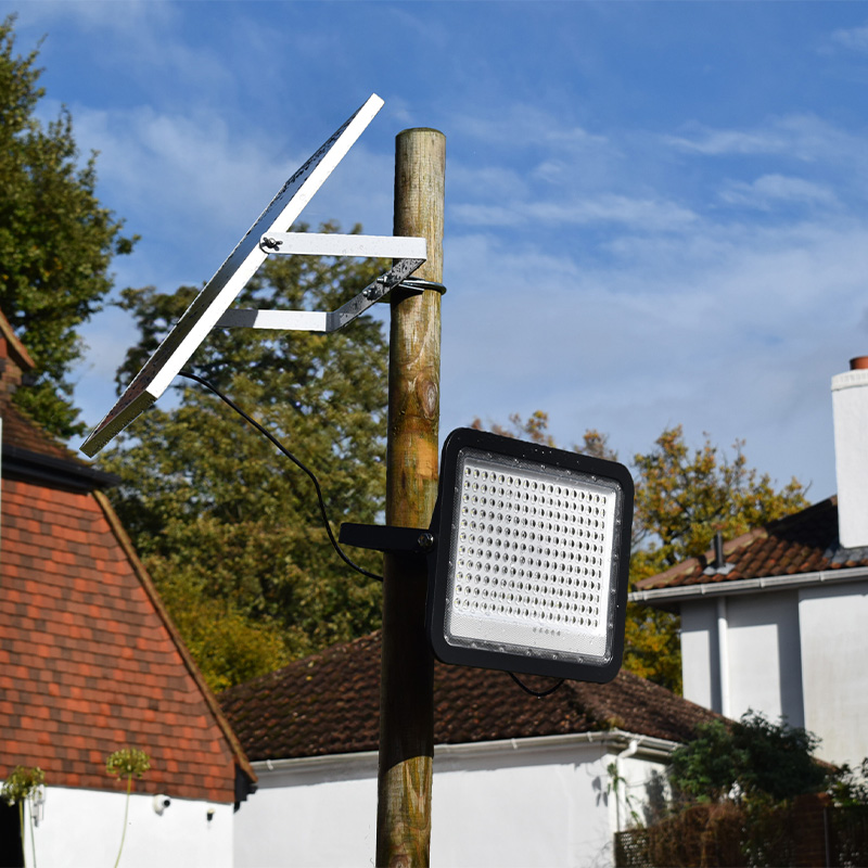 Pro Solar HELIOSOL - High Output Solar Flood Lights with Remote Control (200W, 300W & 400W) - Image 2