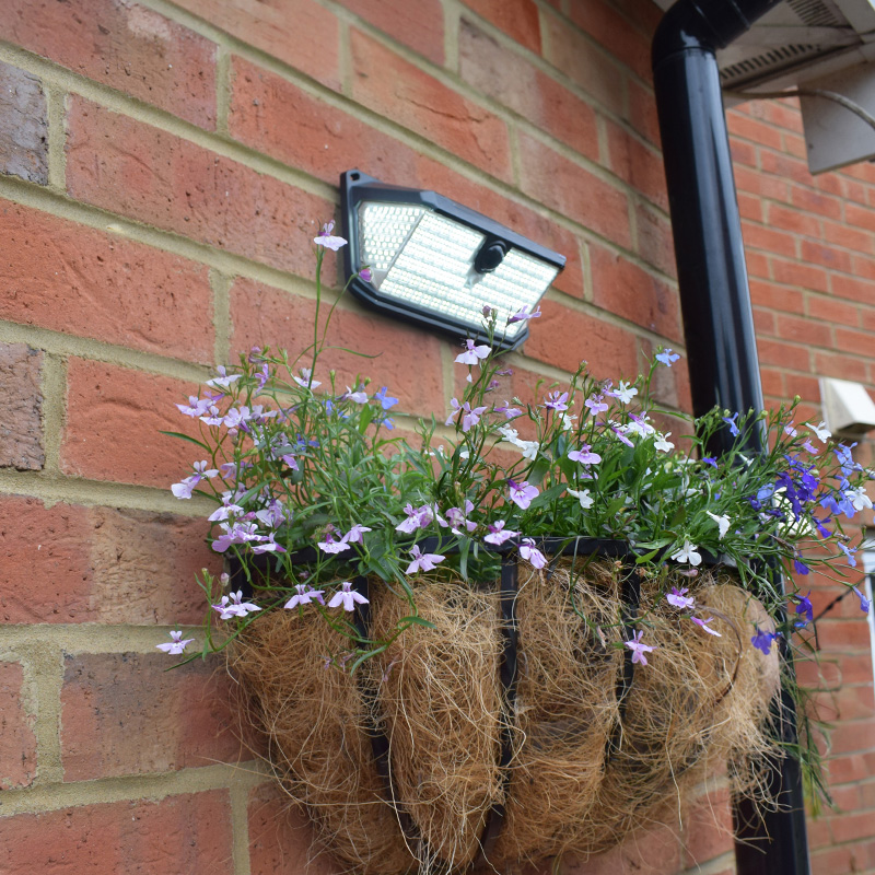 ALERTA PIR Motion Sensor Solar Wall Light - Daylight White - Image 2