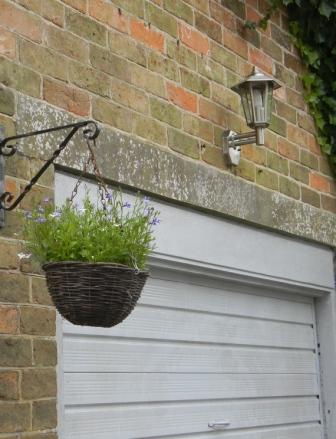 Stellus CONTESA WL PC - Stainless Steel Wall Light with Photocell (Dusk to Dawn) - Image 4