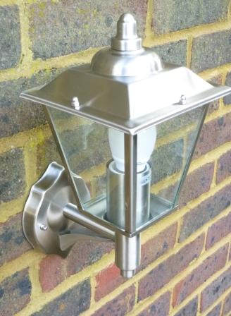 Stellus CLASSICA 320 WL - Stainless Steel Outdoor Wall Lantern - Image 4